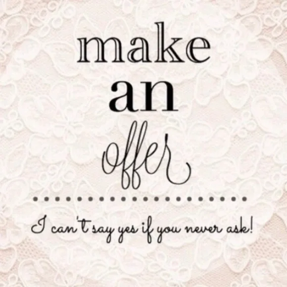 Kylie Jenner matte liquid lipstick 820 - Picture 5 of 5